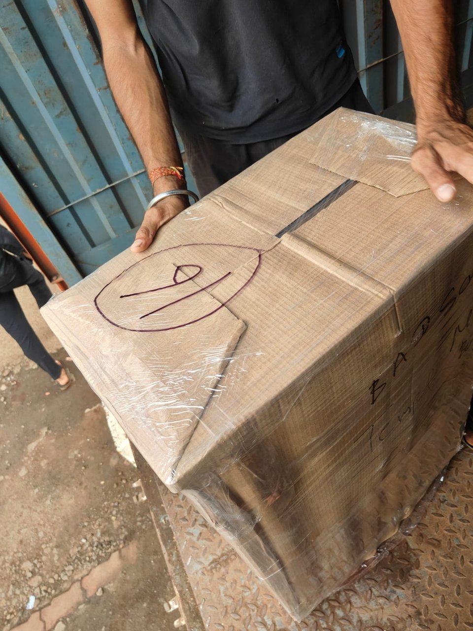 Shekhawat Packers and Movers Dharwad - household goods loading service